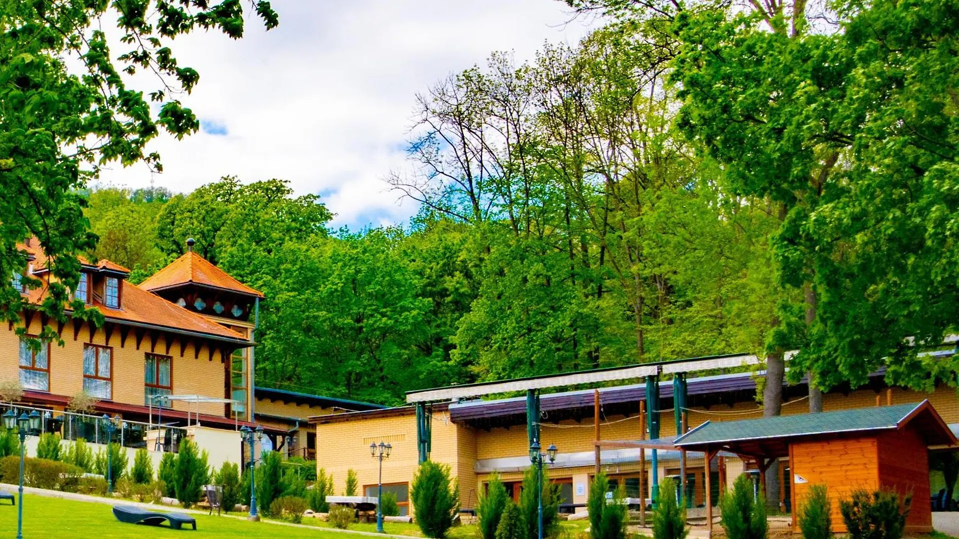 The Hotel Unforgettable - Hotel Tiliana By Homoky Hotels & Spa Budapest 4*,