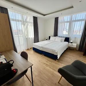 Hostal Rooftop City With Deep Garage